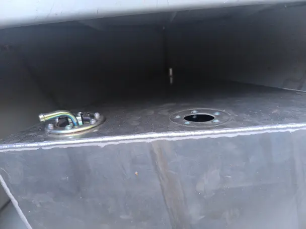 Бак Прогресс 4 в носовой отсек 43л 8
