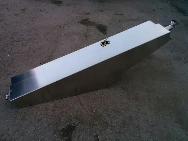 Бак Quintrex 420 под слани 54л 4