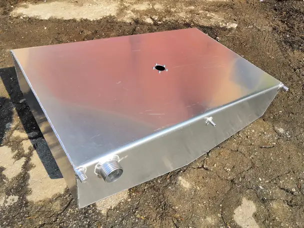 Бак UMS 470 под слани 105л 1