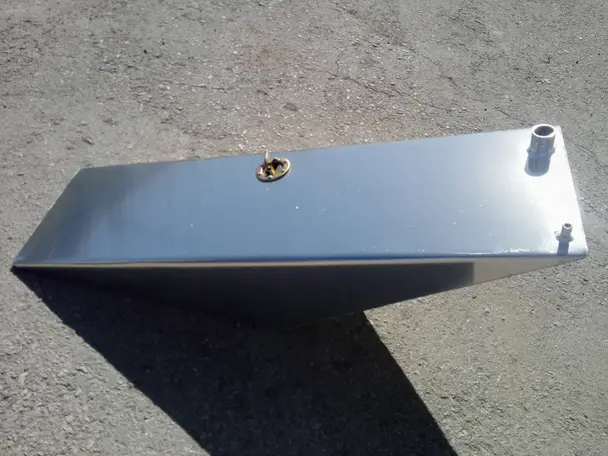 Бак Quintrex 375 под слани 39л 6