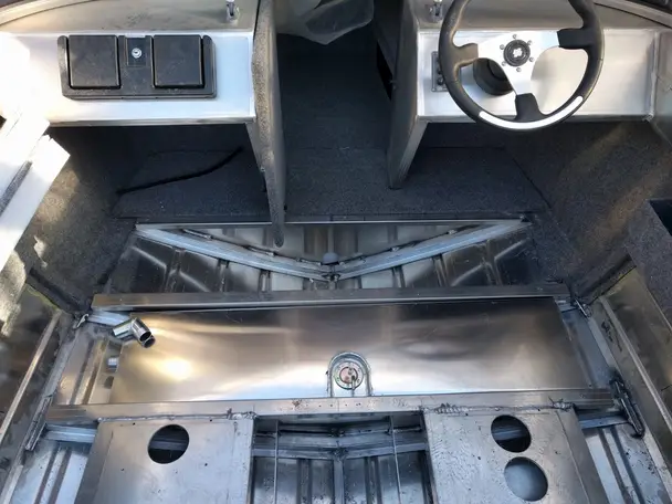 Бак Quintrex 475BR под слани 53л 5
